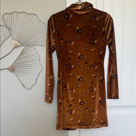House of Harlow Revolved Crushed Velvet Floral Button Down Mini Dress - Picture 6 of 7